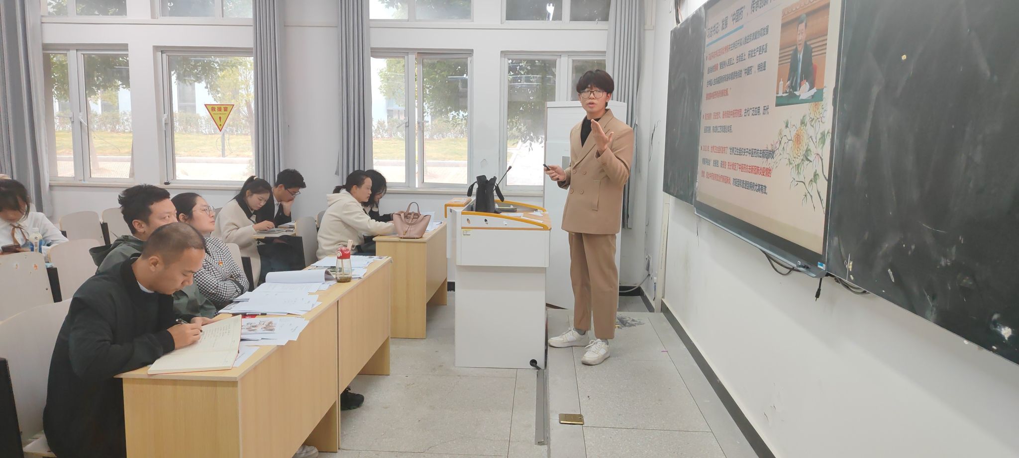 6030E6D6BBBF9C591CDE185FDF6_0A8F4876_3049D