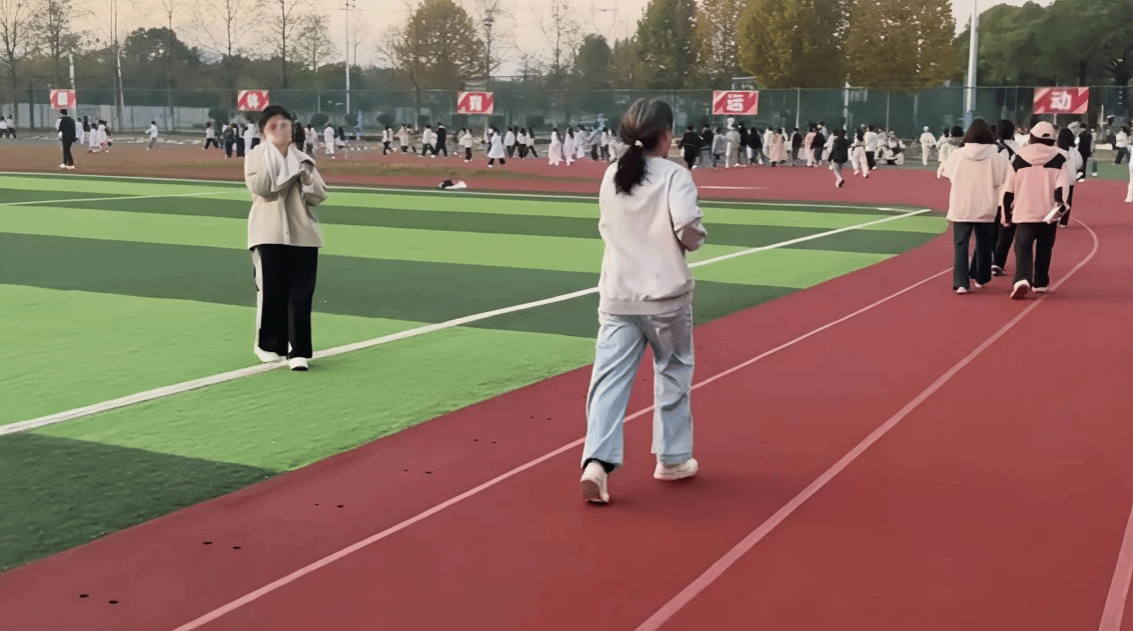 2A0E9B061C9F267C6B2924B3801_89EA1B7F_49475