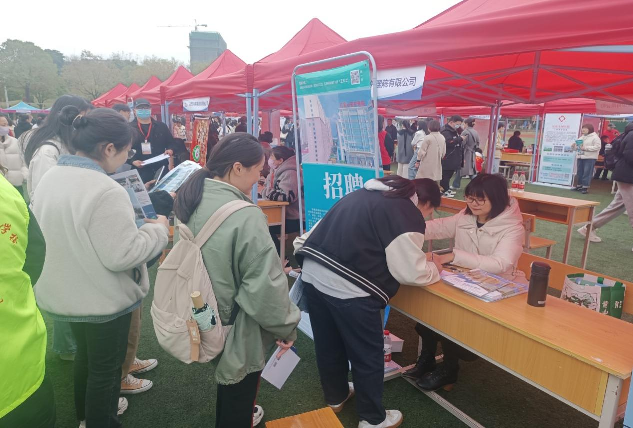 F14155B9E231E897DDDD4595D51_8CECF341_124171