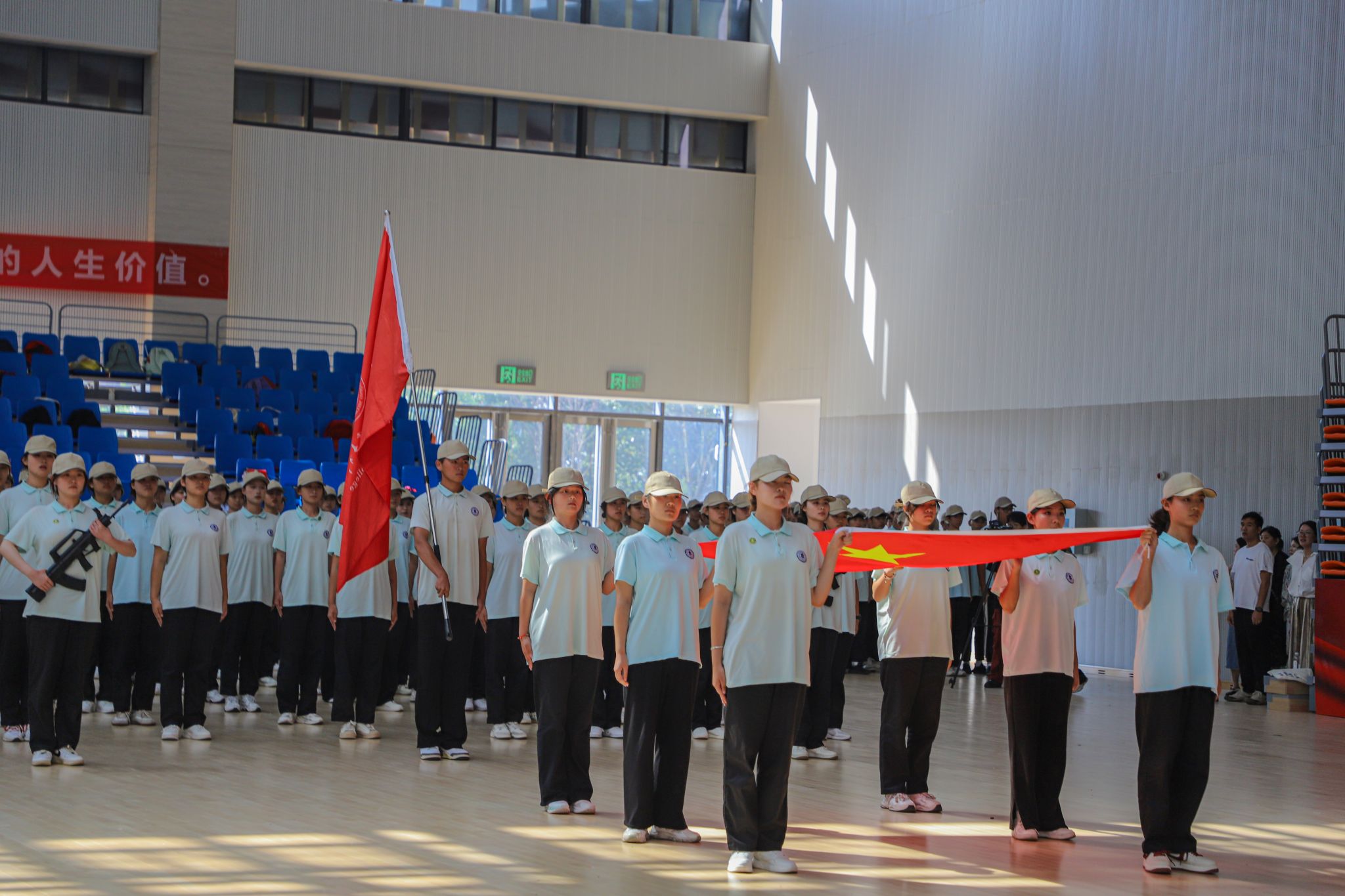 31EA5201D6114B03F61738D9217_CC00CF04_49761