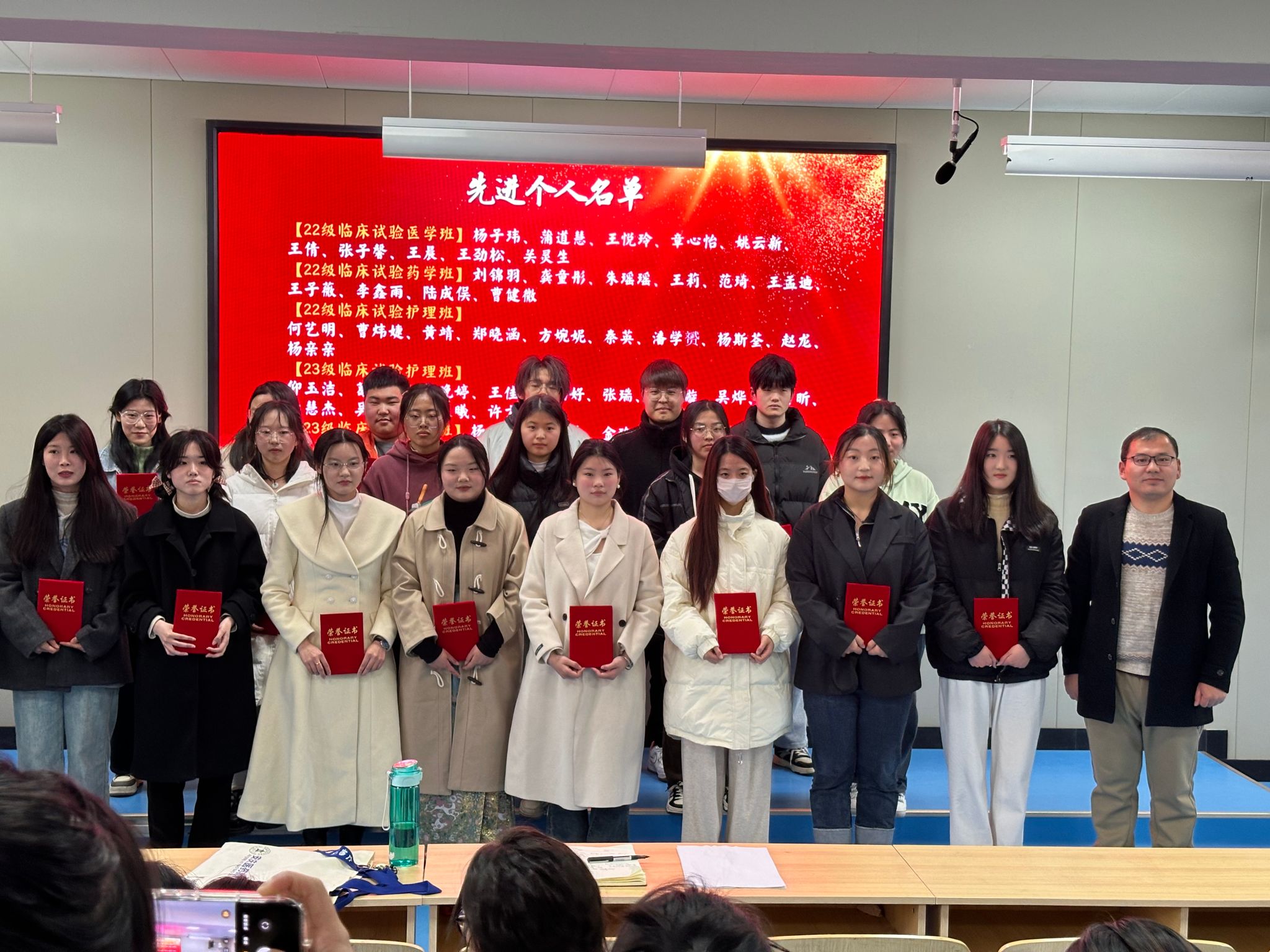 FF5EC1A0D5D7EC7D2774BF0FA44_18923021_671E3