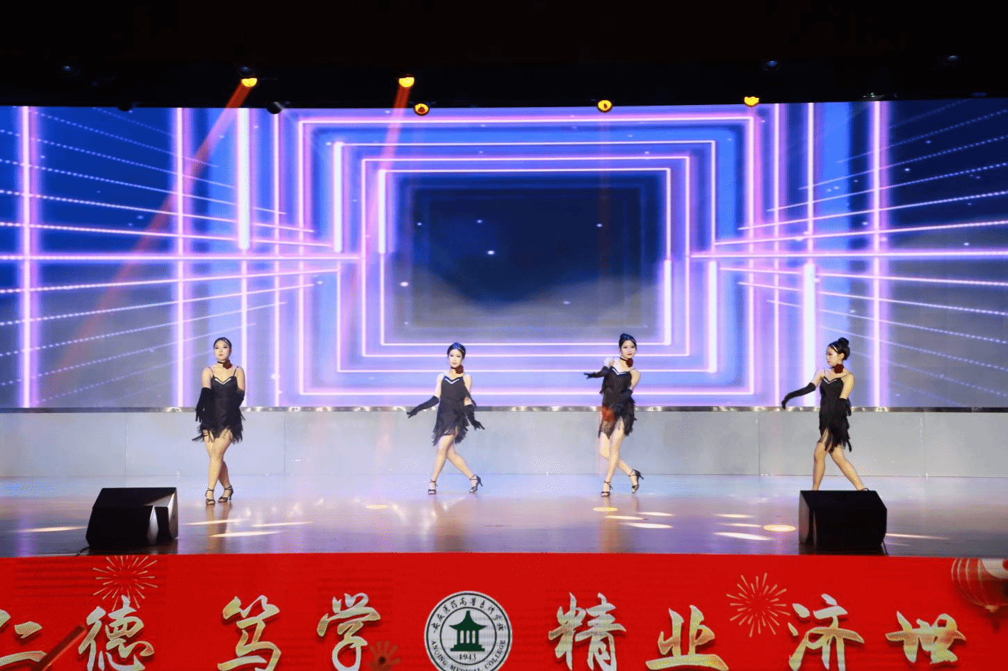 E4479A3D515875E07F9A26610FF_31E67A30_6933E